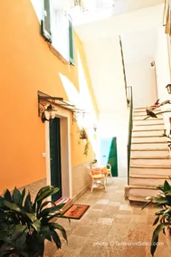 Casa Nina, a studio apartment just steps from the lake - Image 3