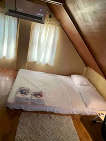 Catherine's Place (unit B) - Image 4