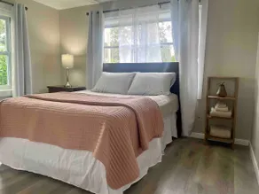 Livin’ on Vero Beach time. 2/1 unit. Beach in 2mi - Image 3