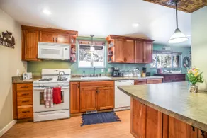 Rustic & Peaceful Silver Fork Mountain Retreat - Image 5
