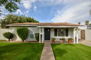 Beautiful Home Centrally Located, With Pool - Image 3