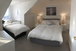 Arran Ferry Apartment - Image 4