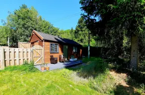 Tranquil, idyllic rural getaway - Image 2