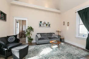 Renovated 100+ year old Benton Ave. Bungalow - Image 4