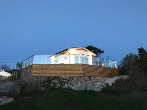 Newly-built attic apartment with sea view. - Image 2