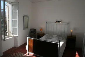Character filled house overlooking the River Cesse - Image 3