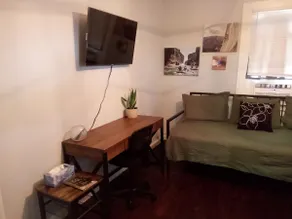 Gorge-ous 2br 1ba home near downtown Oak Hill - Image 4