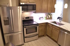 HOT TUB Big 5BR 5BATH 11 beds Priv-Fenced BK Yard! - Image 5