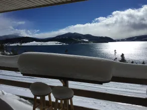 Penthouse Privacy-Stunning Lakefront Views NO PETS - Image 3