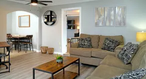 Modern & Cozy 4 Bedroom home ! - Image 2