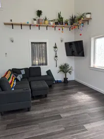 Loft-style 2 bed/2 bath home - Image 2