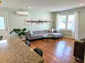 100% Solar Home! Guilt Free Living 1 mile from DT - Image 5