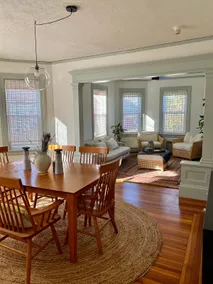 Charming 2 bedroom apartment w/ off-street parking - Image 4