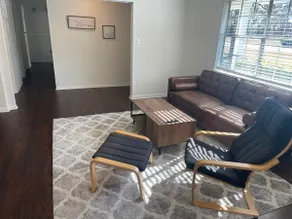 Cheerful 3 bed 2 bath home/fully fenced/pet friend - Image 4