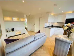 *NEW RENOVATED 1 Bed Fulham Flat Prime Location* - Image 2