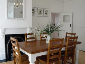 ALANDRA - Light Filled | Centrally Located |  Airconditioned - Image 2