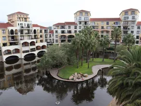 Island Club Hotel & Apartments - Image 2