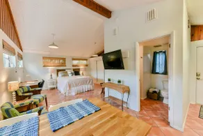 Cozy Guest Home 1.8 Miles from City Center - Image 3
