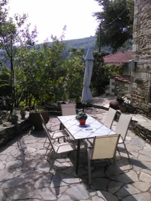 Traditional stone house in Pelion - Image 5