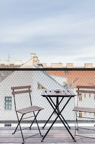 Design Apartment | Balcony, AC & 2 Min Metro - Image 2