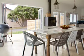 Seafront house with a view - Image 5