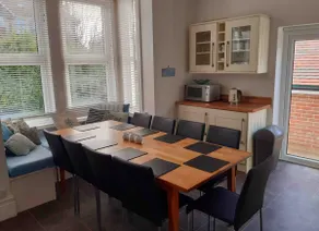 The White House, 1 min walk to beach & dogfriendly - Image 4