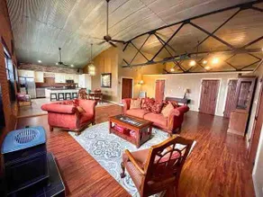 Lovely 3 bedroom loft apartment! - Image 2