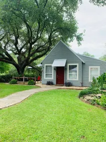 NEW!!<br>The Potters Cottage minutes from 1-49 and 1-10. - Image 2