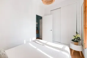 Explore Valencia from a Central Apartment - Image 2