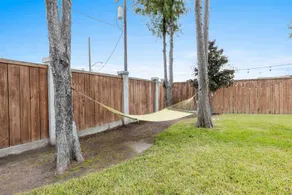 The Onyx Bungalow | 6 Bedrooms | 5 mins to Casino - Image 2