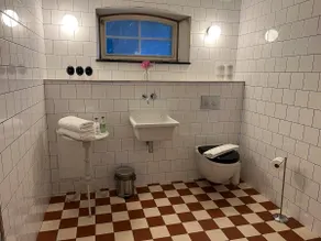 Guest house at nature reserve - Image 2