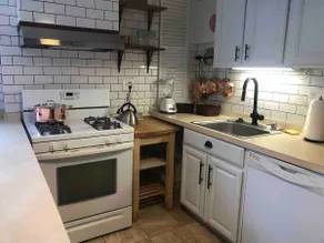 Cozy Entire Apt Designer Kitchen 4 miles from Expo - Image 2