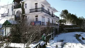 cheerful 6-bedroom home with free parking in the premises - Image 3