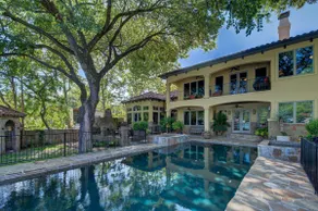 Spectacular Waterfront Estate - Image 5