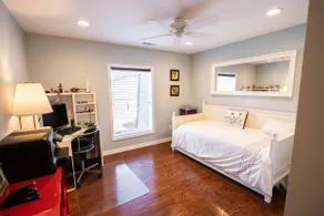Roomy downtown apartment near TTU - Image 5