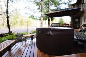 Glacier river retreat, WI-FI, Hot Tub and bbq - Image 3