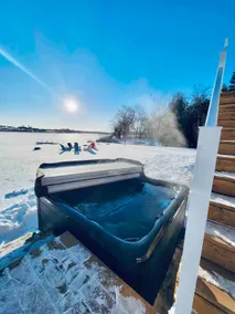Spacious & PRIVATE Lakefront Cottage (1hr away) - Image 4