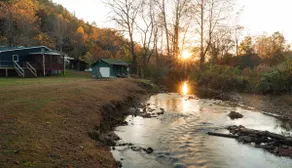 Directly on Warwoman Creek - Barking Bear Cabin - Image 4