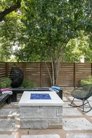 Let Love Inn at the East Side Lodge, Austin - Image 4