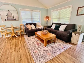 *Daze Off 3BR w/Hot Tub Beach•Concerts• Downtown - Image 3