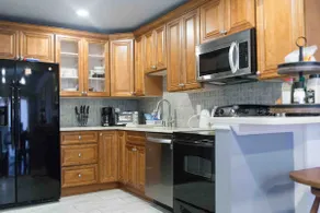 Relaxing Refuge - Warm and Inviting 3BR/2.5BA home - Image 5