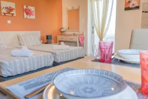 Fully Renovated Sea View Apartment - Image 4