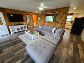 Peaceful 1-bedroom cottage. Your lake front escape - Image 4