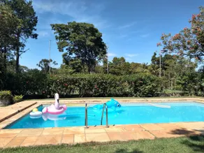 Farmhouse with pool and ample green space - Image 2