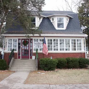 Geneva Street Inn in Maple Park Historic District - Image 2