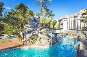 R3084 - Vegas Best Location! Close to Everything! - Image 4