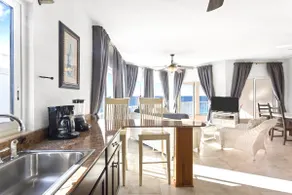 Turtles Nest Beach Resort - Beachfront 1 bedroom condo - Image 3
