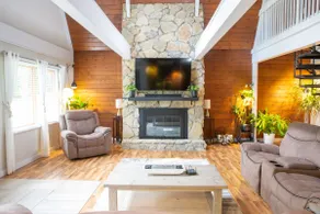 A-Frame Arbor One Block From The Beach-Four Beds and Four Bathrooms! - Image 2