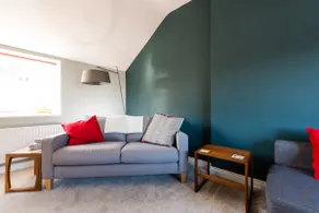 Lovingly restored, warm Coach house - Image 5