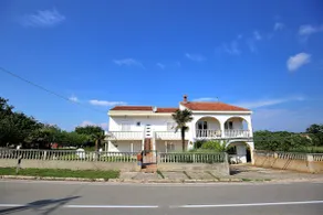 Large family home Zadar Dalmatia - Image 2